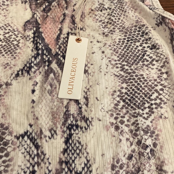 NWT Olivaceous snakeskin print bodysuit size medium - Picture 2 of 2